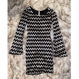 Long sleeve chevron dress in black/ivory